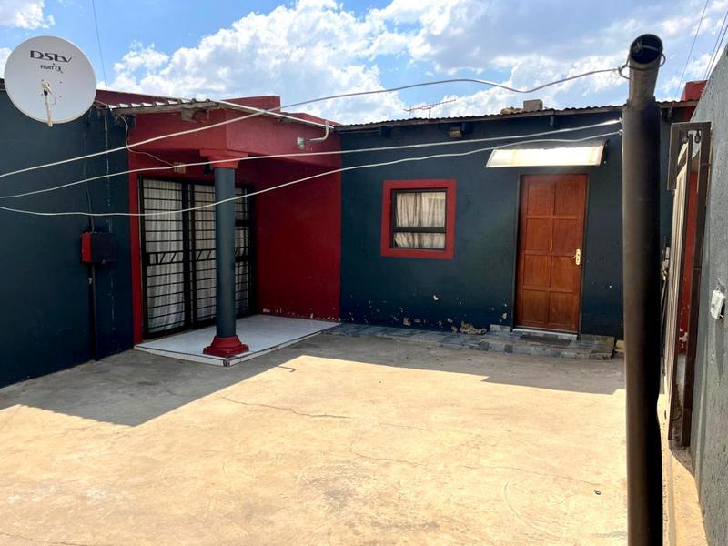 1 Bedroom Property for Sale in Naledi Gauteng