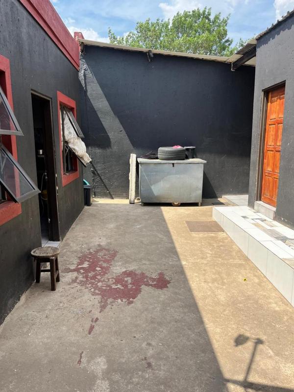 1 Bedroom Property for Sale in Naledi Gauteng
