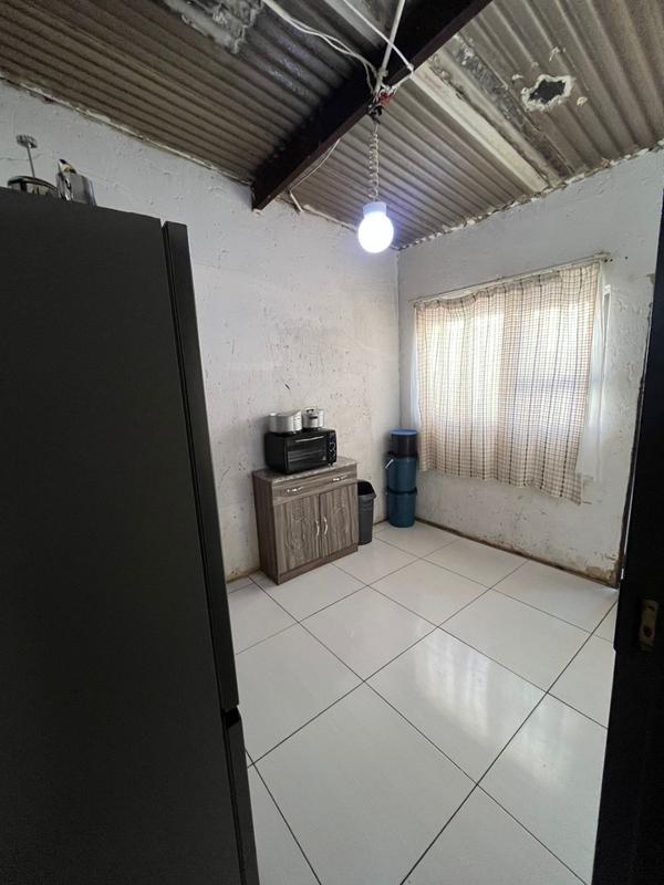 1 Bedroom Property for Sale in Naledi Gauteng