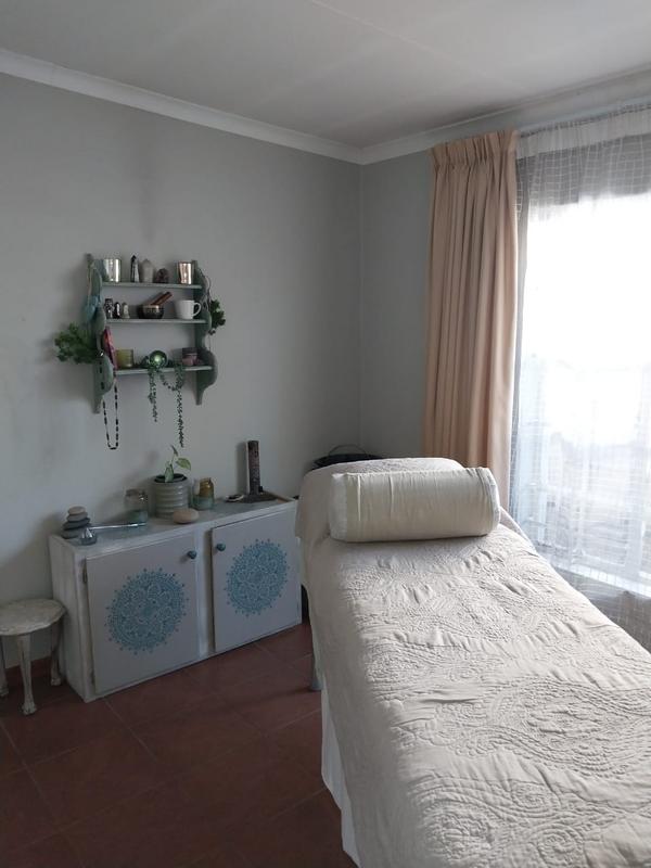 To Let 2 Bedroom Property for Rent in Farrarmere Gauteng