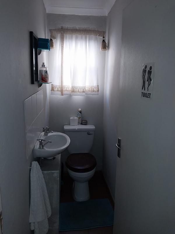 To Let 2 Bedroom Property for Rent in Farrarmere Gauteng