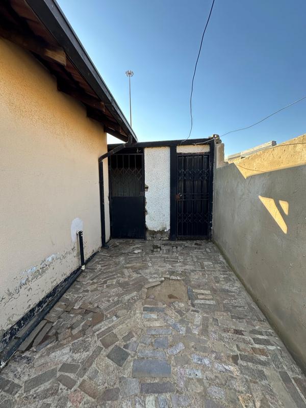 2 Bedroom Property for Sale in Tsakane Gauteng