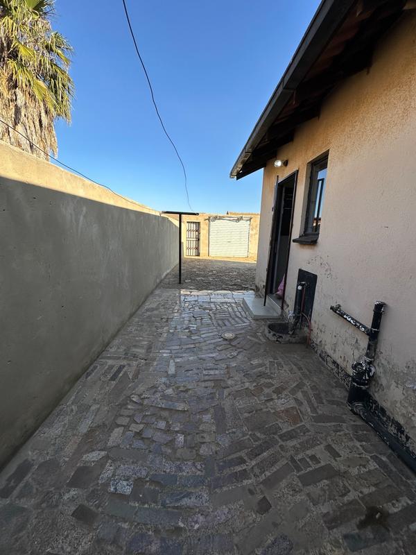 2 Bedroom Property for Sale in Tsakane Gauteng