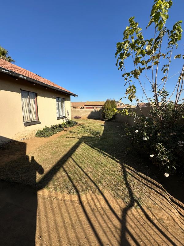 2 Bedroom Property for Sale in Tsakane Gauteng