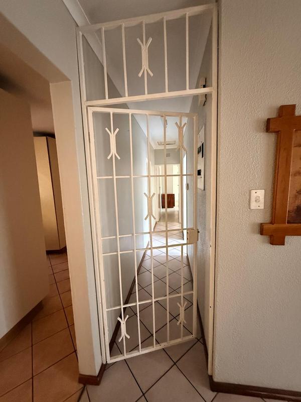 3 Bedroom Property for Sale in Birchleigh North Gauteng