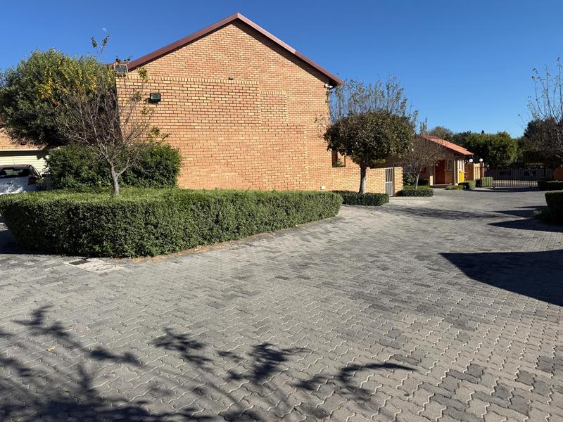 2 Bedroom Property for Sale in The Reeds Gauteng