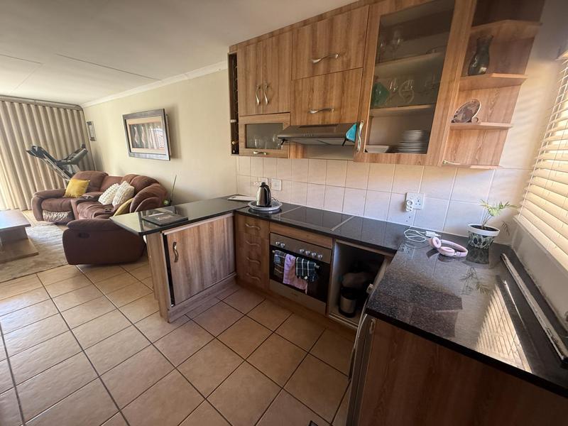 2 Bedroom Property for Sale in The Reeds Gauteng