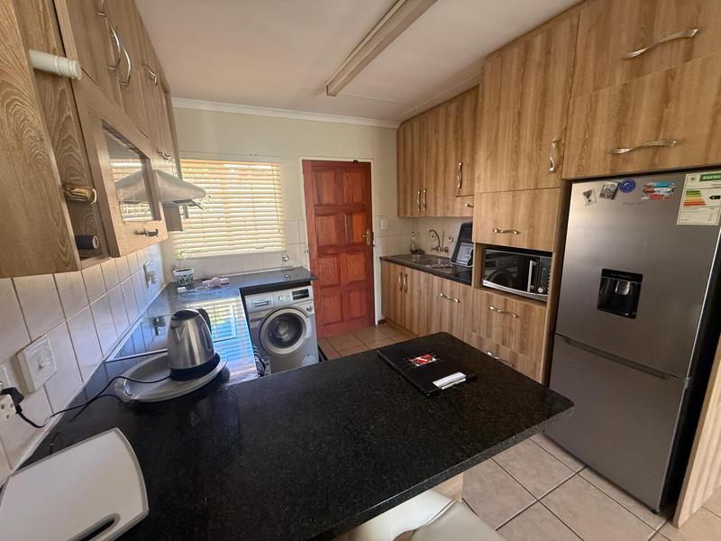 2 Bedroom Property for Sale in The Reeds Gauteng
