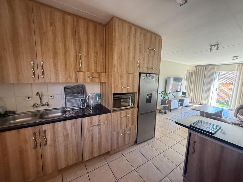 2 Bedroom Property for Sale in The Reeds Gauteng