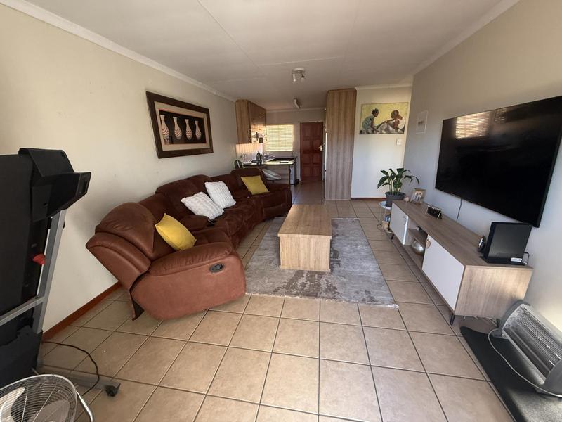 2 Bedroom Property for Sale in The Reeds Gauteng