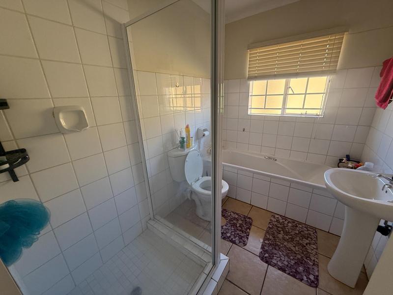 2 Bedroom Property for Sale in The Reeds Gauteng