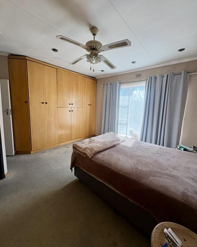 To Let 3 Bedroom Property for Rent in Corlett Gardens Gauteng