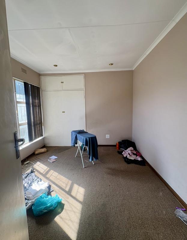 To Let 3 Bedroom Property for Rent in Corlett Gardens Gauteng