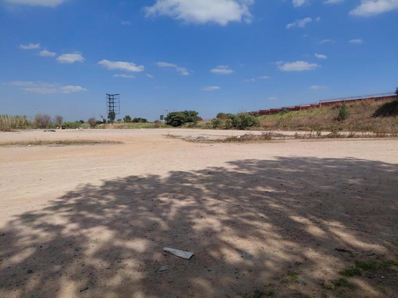To Let Commercial Property for Rent in Benrose Gauteng