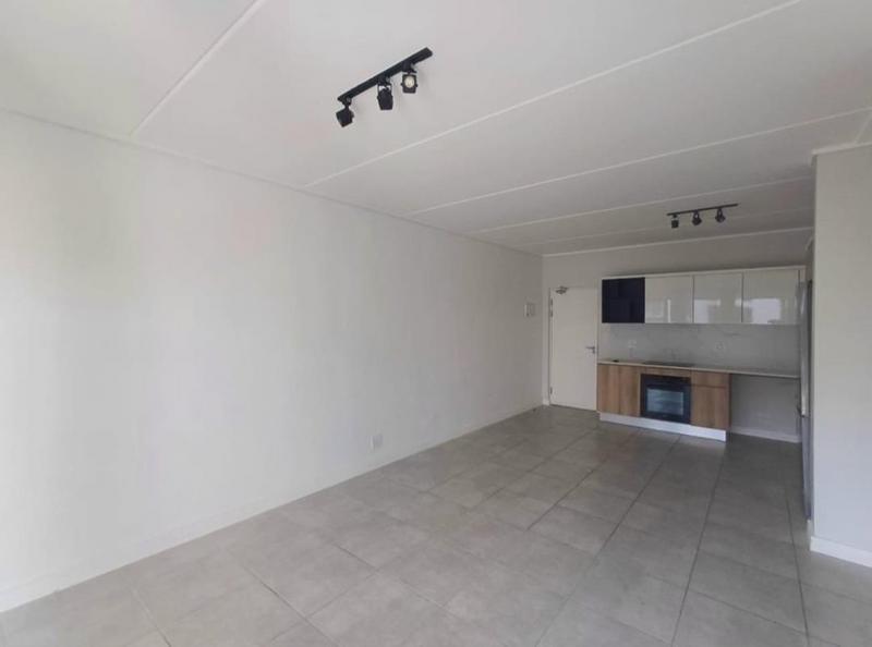 To Let 2 Bedroom Property for Rent in Waterfall Gauteng