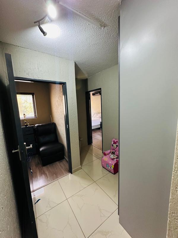 5 Bedroom Property for Sale in Delville Gauteng