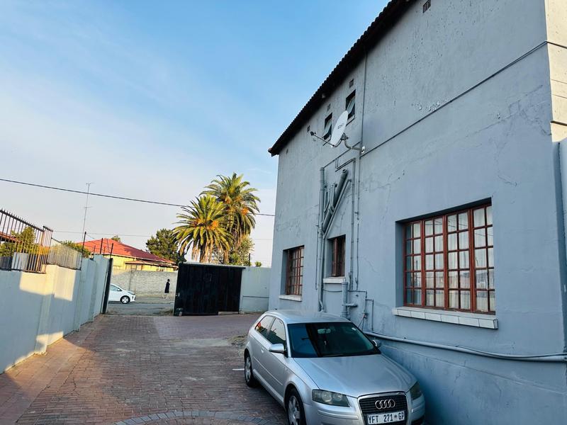 5 Bedroom Property for Sale in Delville Gauteng