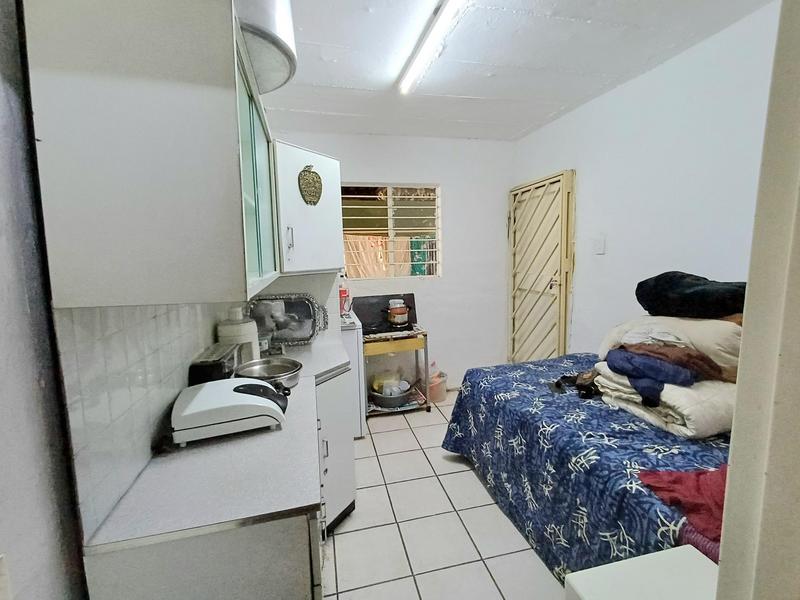6 Bedroom Property for Sale in Erasmia Gauteng