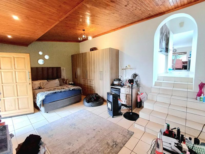 6 Bedroom Property for Sale in Erasmia Gauteng