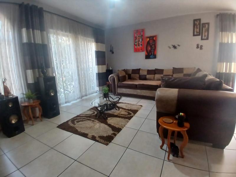 2 Bedroom Property for Sale in South Crest Gauteng