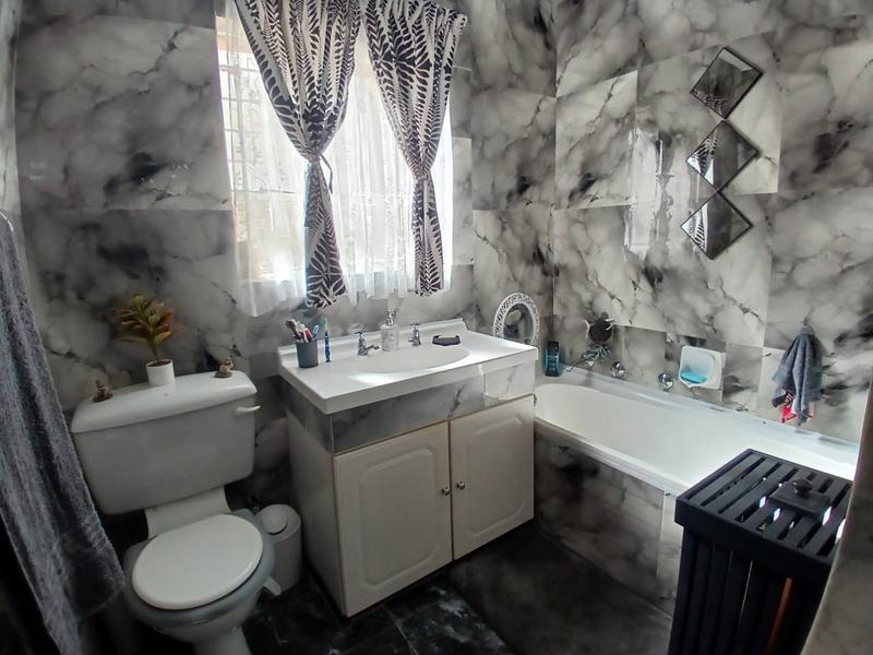 2 Bedroom Property for Sale in South Crest Gauteng