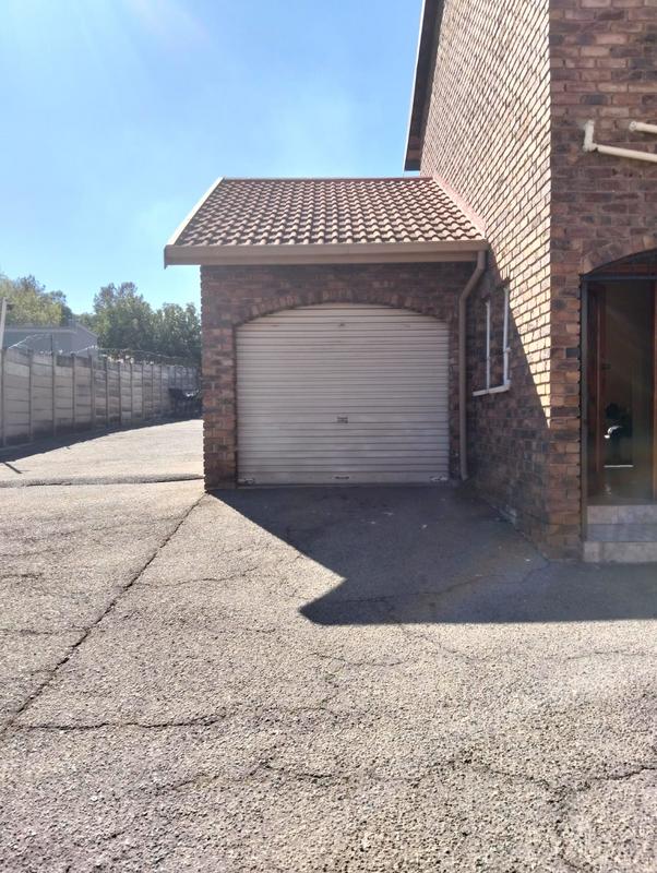 3 Bedroom Property for Sale in Birchleigh North Gauteng