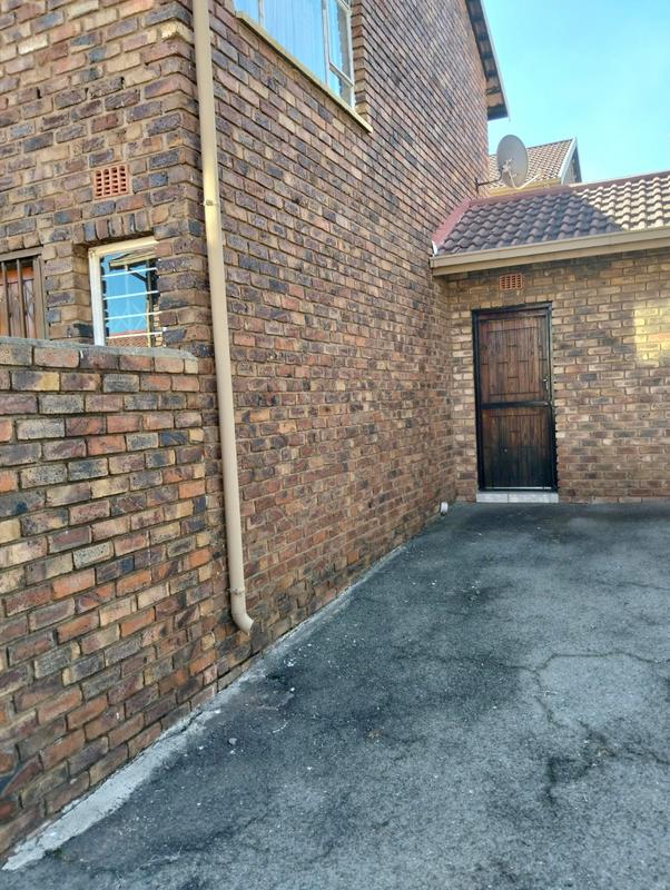 3 Bedroom Property for Sale in Birchleigh North Gauteng