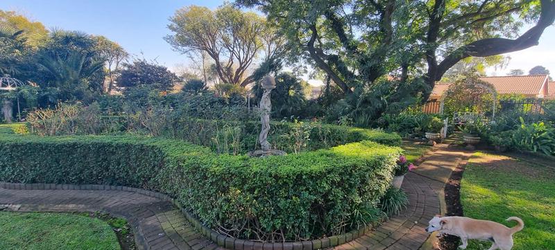 6 Bedroom Property for Sale in Eldoraigne Gauteng