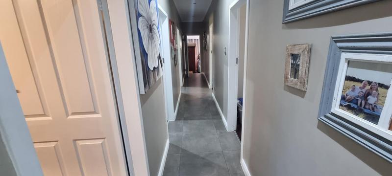 6 Bedroom Property for Sale in Eldoraigne Gauteng