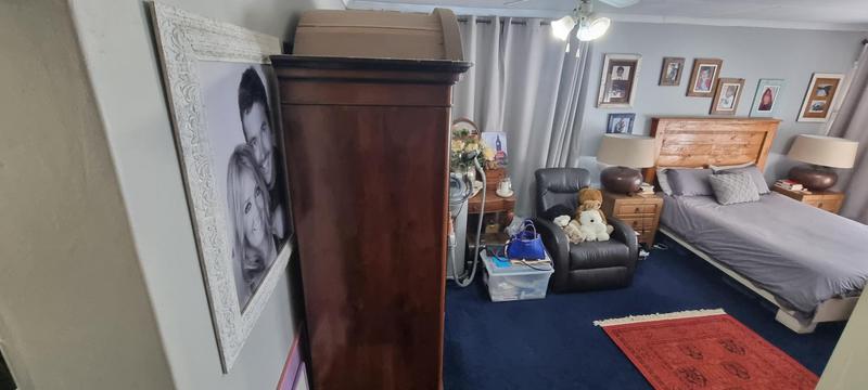 6 Bedroom Property for Sale in Eldoraigne Gauteng