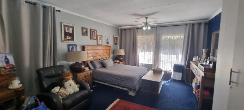6 Bedroom Property for Sale in Eldoraigne Gauteng