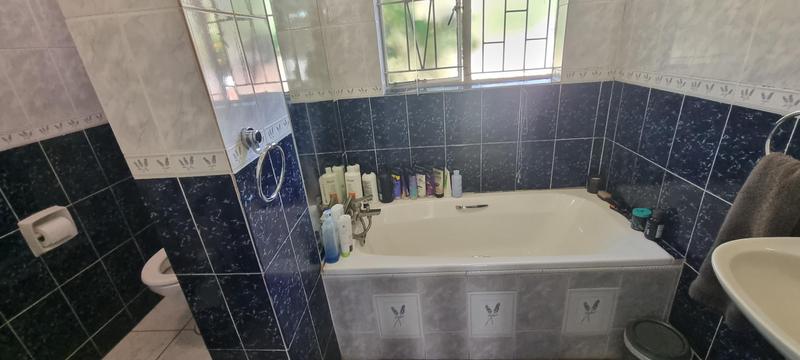 6 Bedroom Property for Sale in Eldoraigne Gauteng