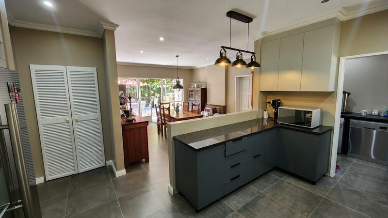6 Bedroom Property for Sale in Eldoraigne Gauteng