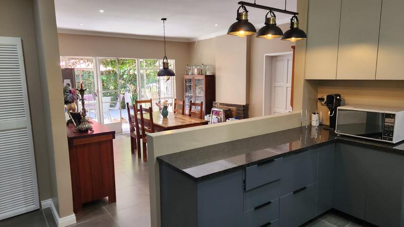 6 Bedroom Property for Sale in Eldoraigne Gauteng