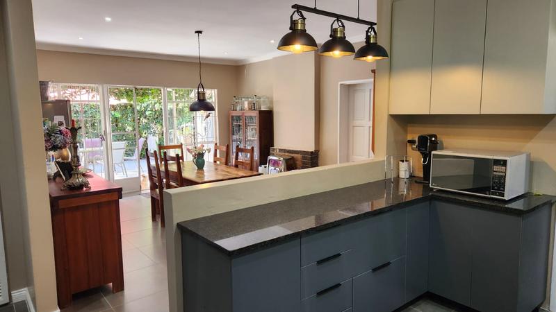 6 Bedroom Property for Sale in Eldoraigne Gauteng