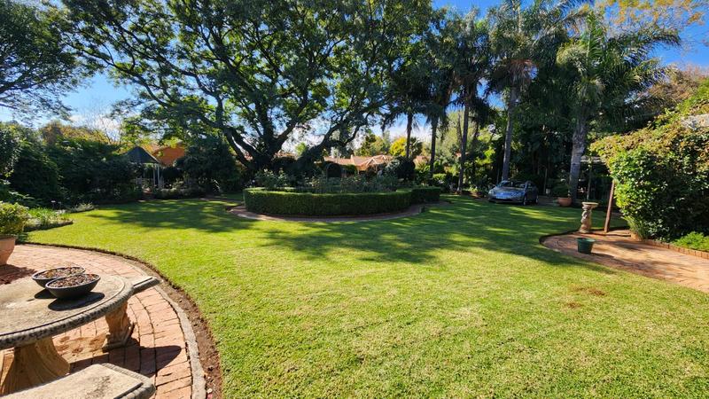 6 Bedroom Property for Sale in Eldoraigne Gauteng