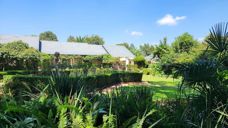 6 Bedroom Property for Sale in Eldoraigne Gauteng