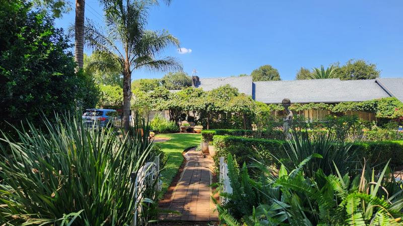 6 Bedroom Property for Sale in Eldoraigne Gauteng