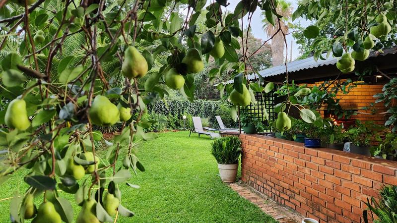 6 Bedroom Property for Sale in Eldoraigne Gauteng