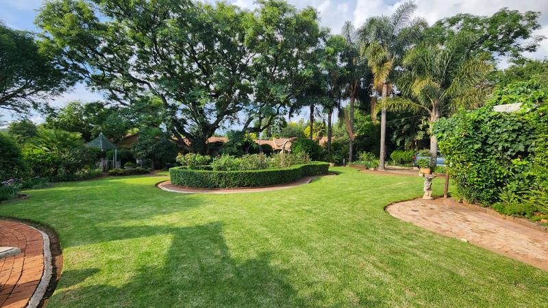 6 Bedroom Property for Sale in Eldoraigne Gauteng