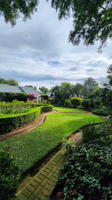 6 Bedroom Property for Sale in Eldoraigne Gauteng