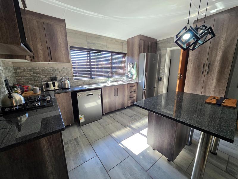 4 Bedroom Property for Sale in Misty Bay Gauteng