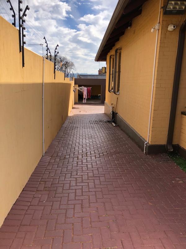 6 Bedroom Property for Sale in Kensington Gauteng
