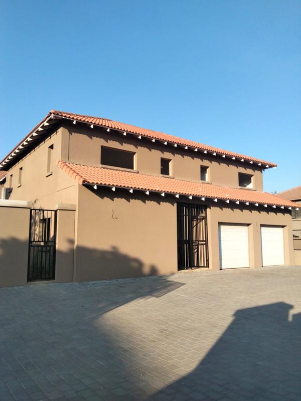 5 Bedroom Property for Sale in Fourways Gauteng
