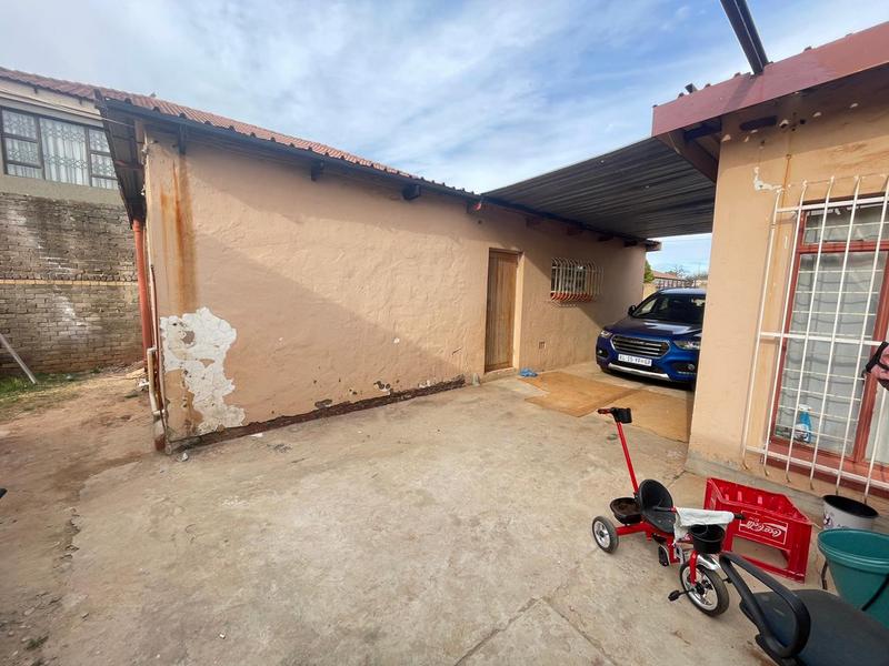 11 Bedroom Property for Sale in Westonaria Gauteng