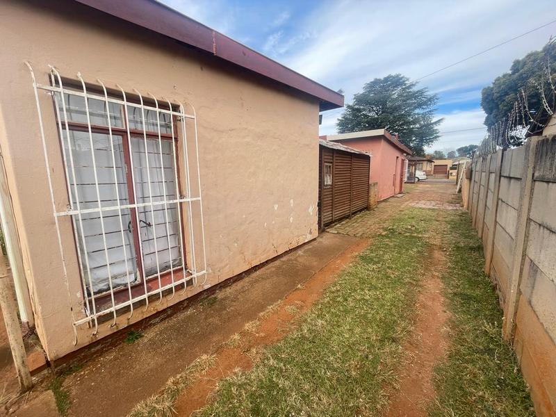 11 Bedroom Property for Sale in Westonaria Gauteng