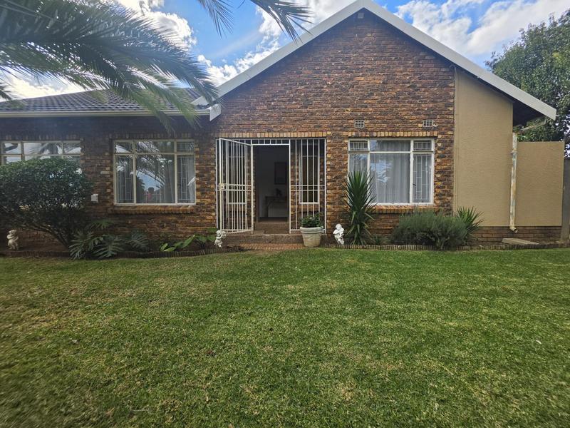 3 Bedroom Property for Sale in Brackendowns Gauteng