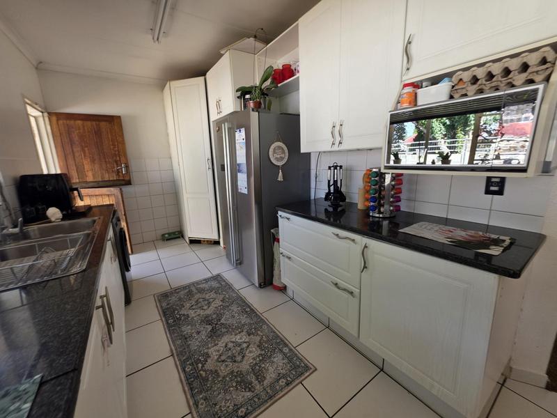 3 Bedroom Property for Sale in Brackendowns Gauteng