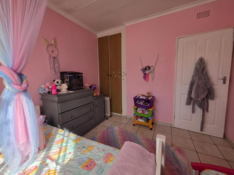 3 Bedroom Property for Sale in Brackendowns Gauteng