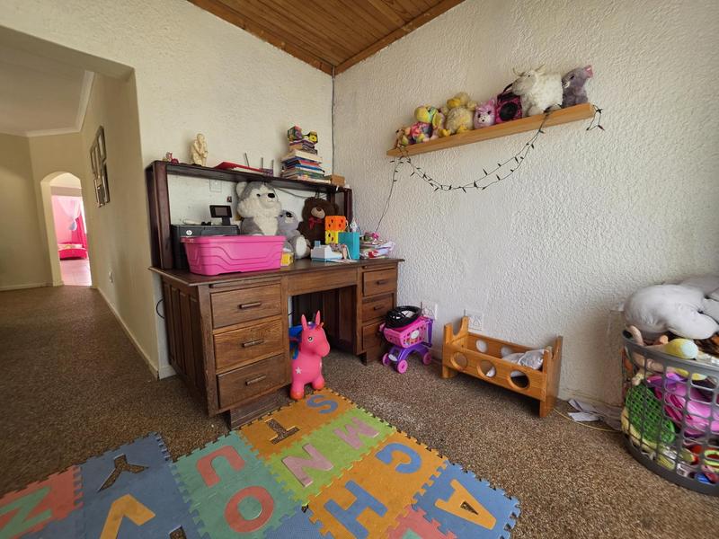 3 Bedroom Property for Sale in Brackendowns Gauteng
